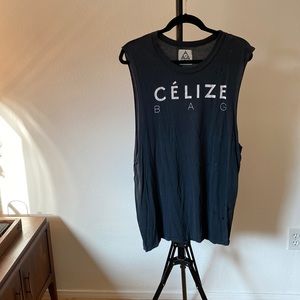 UNIF black/grey distressed tee “Celize Bag”